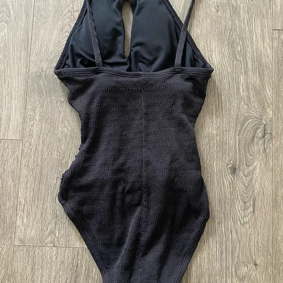 Ellen Tracy High Neck Key Hole One Piece black swimsuit medium 8 slimming sexy​ - Picture 8 of 11
